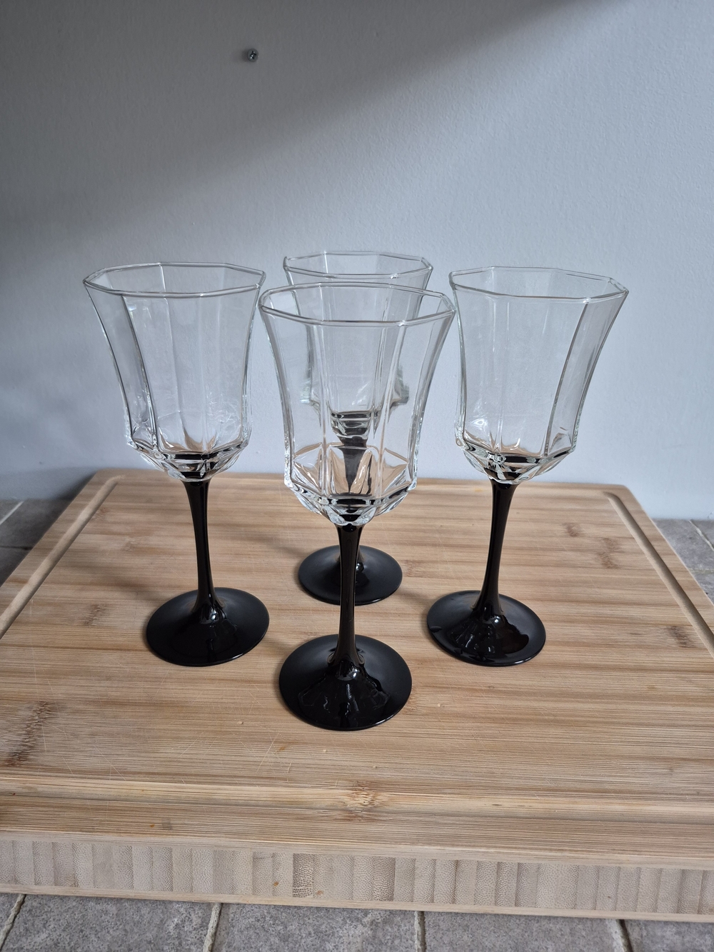 Vintage 80s Luminarc Octime Black Stem Glassware Set - 8pc Set (4 Wine/4 Champ) - Picture 6 of 10